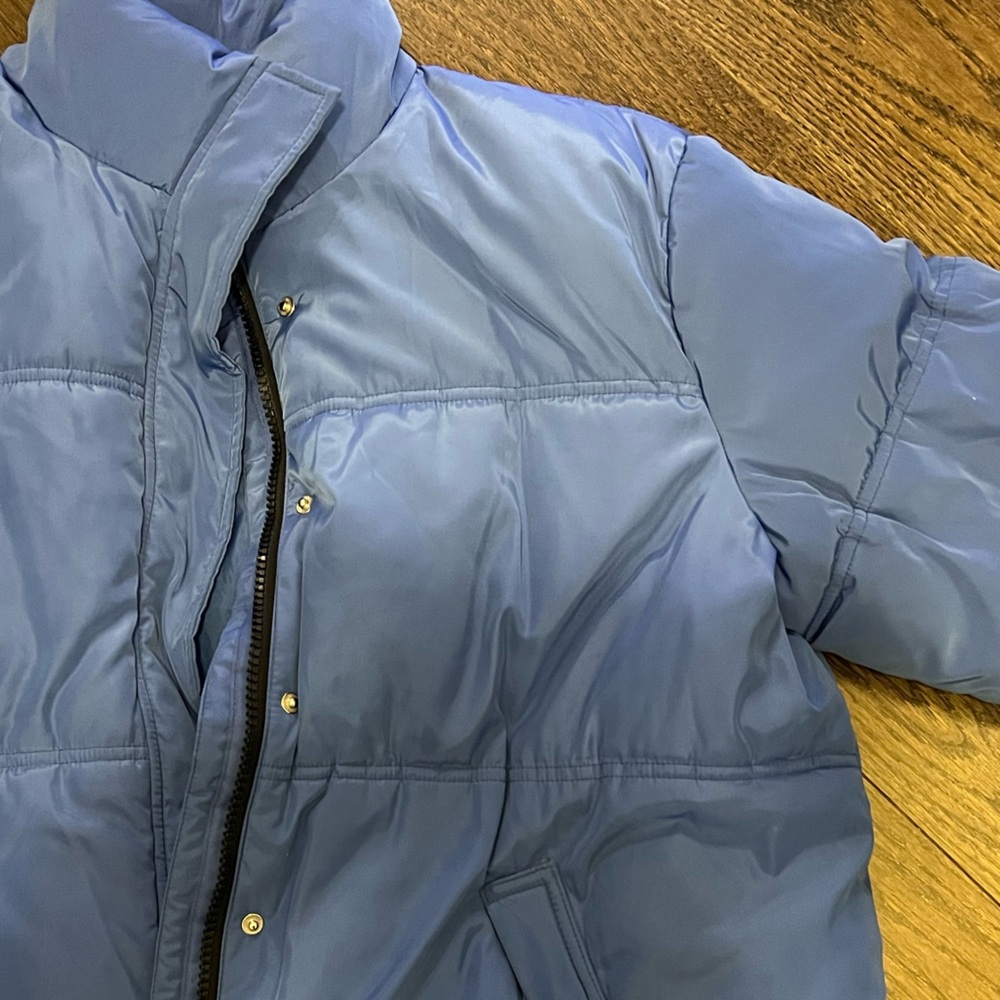 Blue h&m puffer men’s jacket with adjustable sleeve cuffs